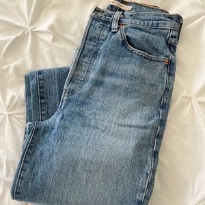 Levi’s Ribcage Distressed Blue Jean